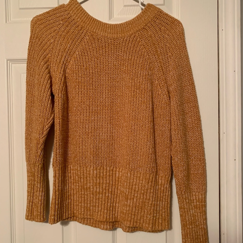 Universal threads co sweater (still has tags on it)